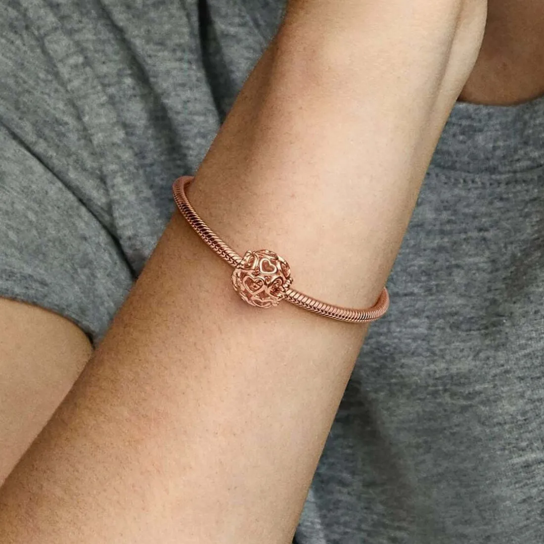 Charm Pandora Moments Parsemé de Cœurs