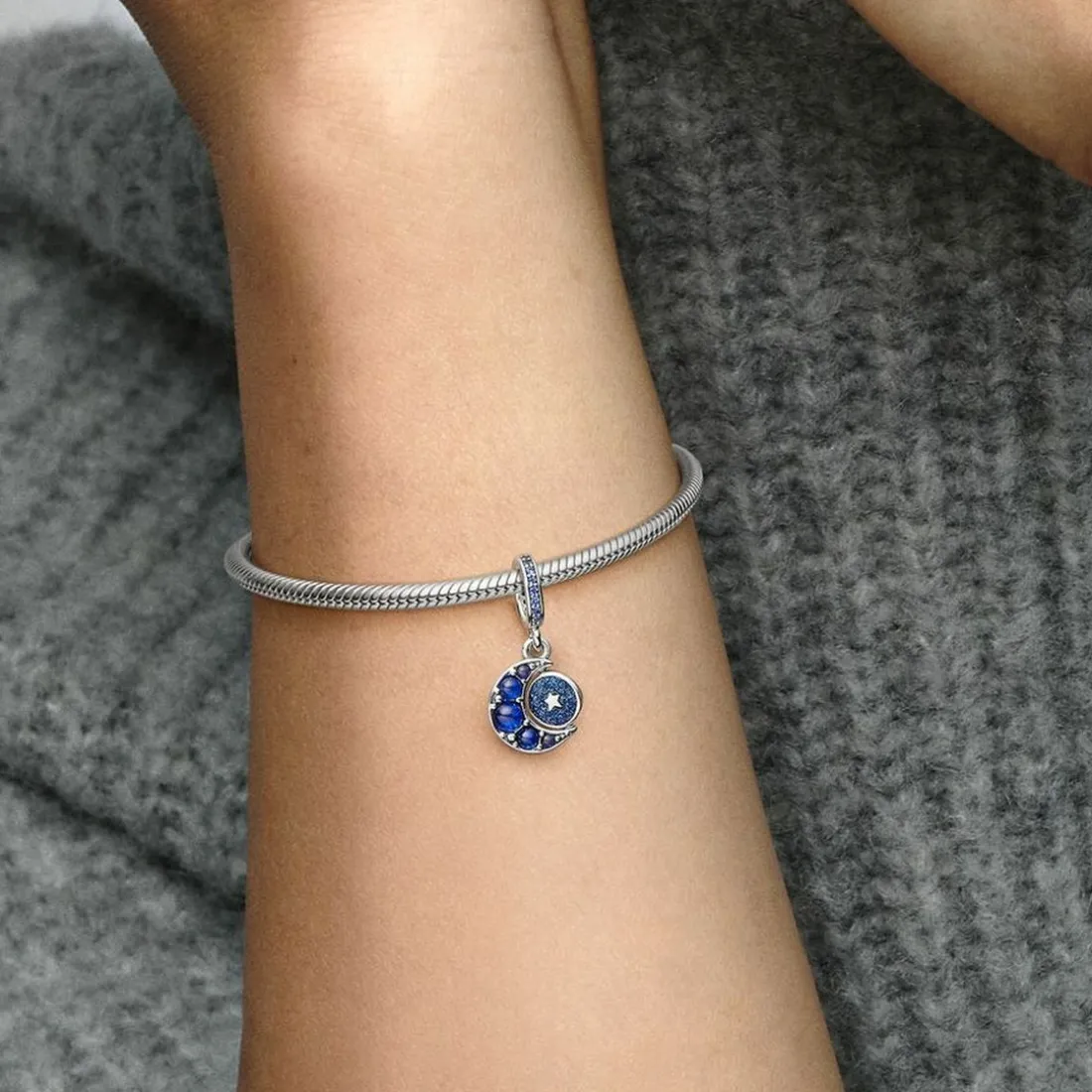 Charm Pendant Rotatif Lune Scintillante