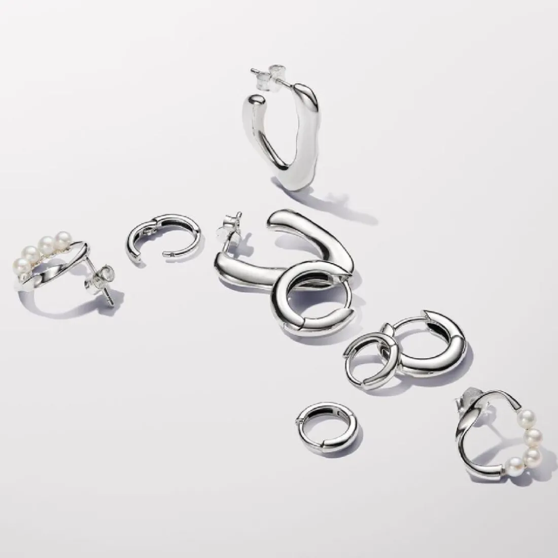 Clous d’Oreilles Cercle Organique Argent et Perles de Culture